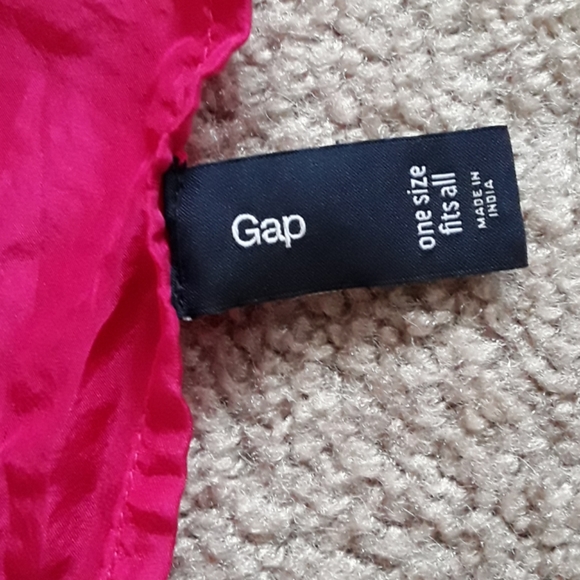 🍒Pink and white scarf from GAP - Picture 2 of 3